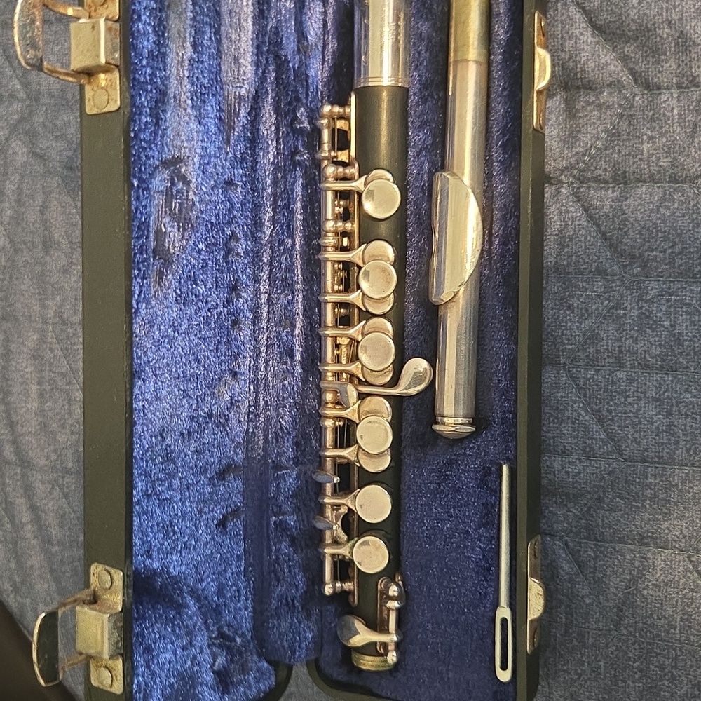 Gemeinhardt Piccolo w/Case Silver Plated Abd black